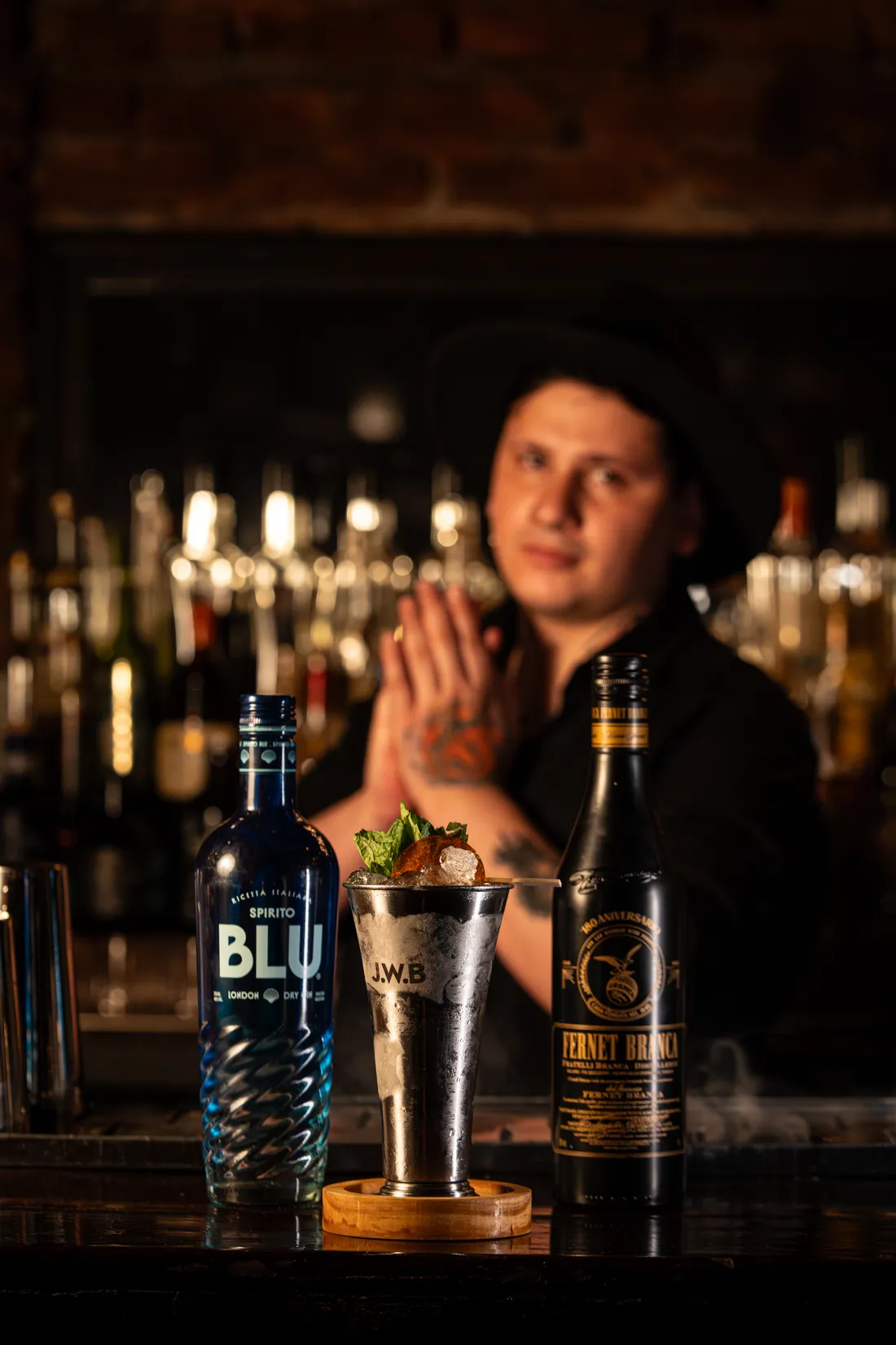 Coctelería de autor, con el sello J.W.B